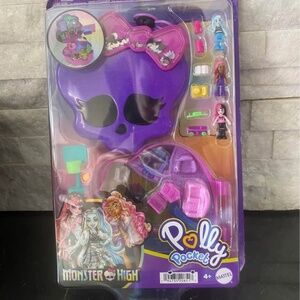Monster high polly pocket